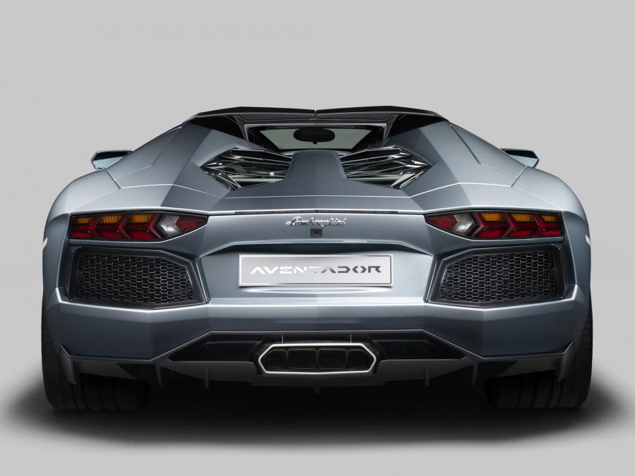  Lamborghini Aventador LP700-4 Roadster 2013 года  (фото 9 из 68)